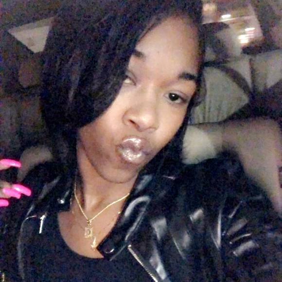 Meet your Posher, Candice - Picture 1 of 1